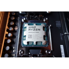 AMD RYZEN 9 7950X 16 Core, 4,50-5.70GHz, 80Mb Cache, 170W,  AM5 Soket, BOX (Kutulu) (Dahili Grafik VAR, Fan YOK)